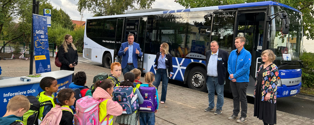 Sicher unterwegs mit dem Bus: Pilotprojekt Busschule startet