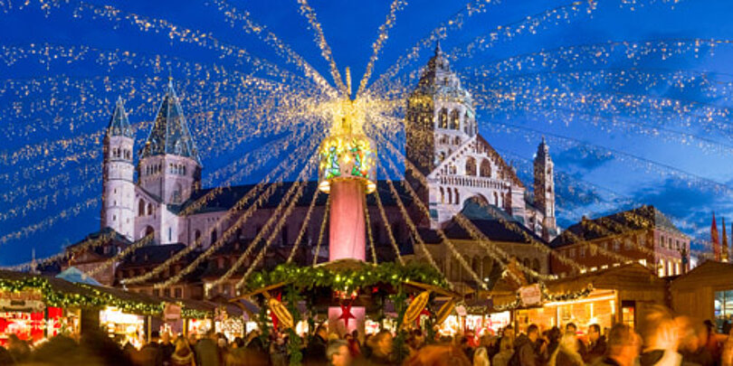 Weihnachtsmarkt im Schnee