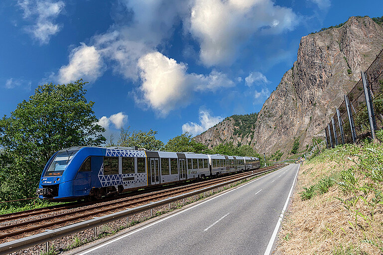 Moderner Regionalzug im RNN-Verbundgebiet